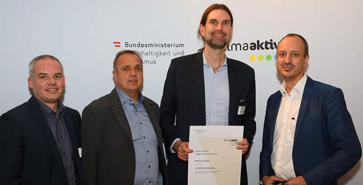 STIHL Tirol nimmt die klimaaktiv-Auszeichnung entgegen