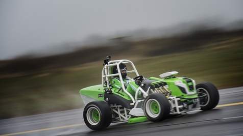 The Norwegian Pekka Lundefaret set a new world record for lawn mowers by reaching a speed of 215 km/h in a converted T6 Series VIKING lawn tractor with 408 horsepower.